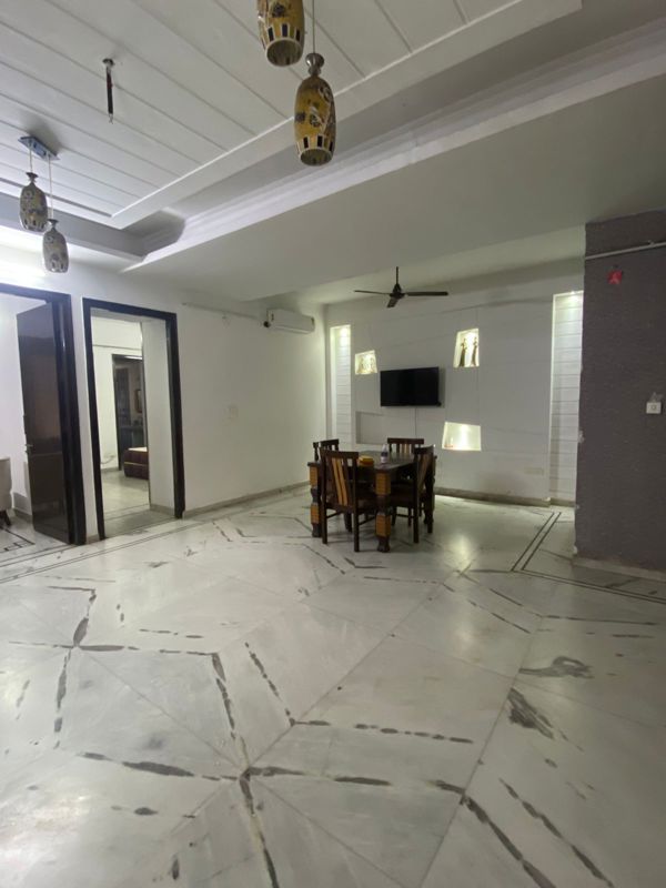 3.5 BHK + Extra Room Builder Floor For Rent in Sector 40