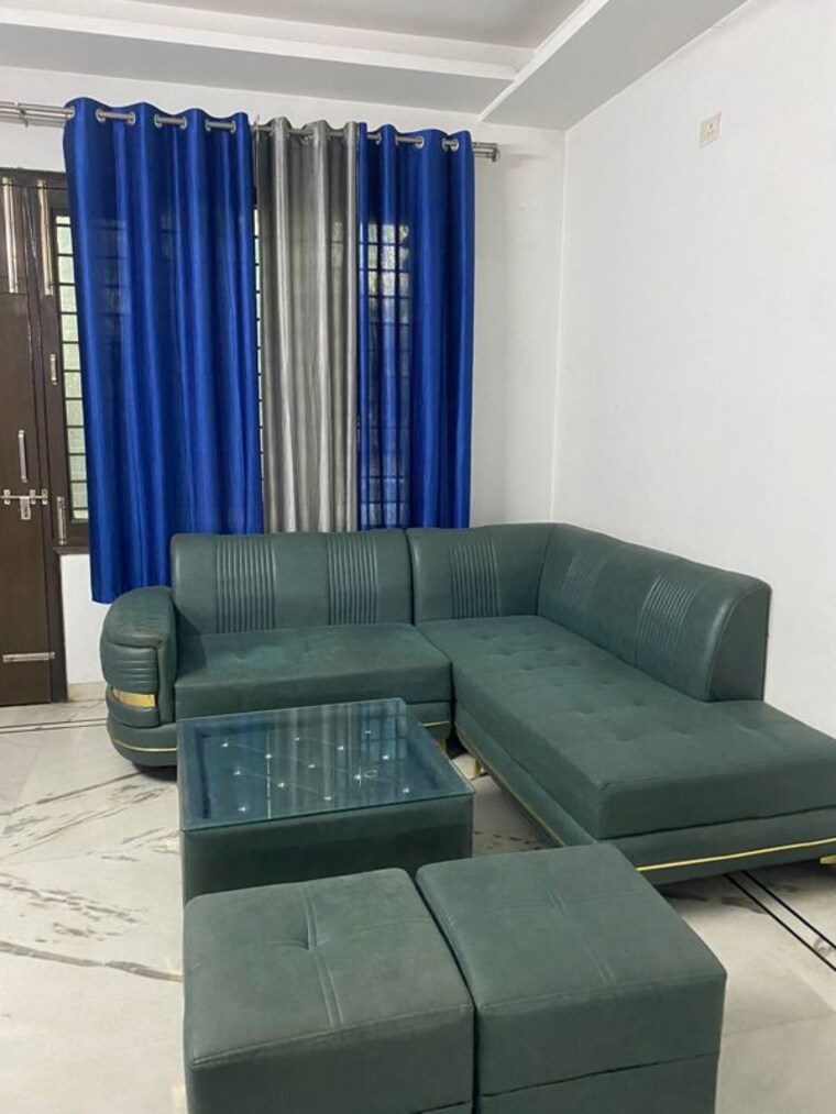 Living Room, sector 40 3.5 Bedroom 350 Sq.Yd. Builder Floor In Sector 40 Gurgaon 10201761