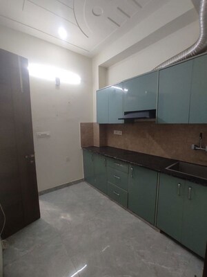 Kitchen in 3.5 BHK Builder Floor at Sector 40 – for Rent