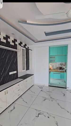 Room in 3 BHK Apartment at Lakshya Height II, Sushant Golf City – for Rent