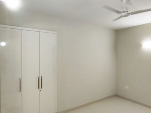 Furnished Amenities in 3 BHK Apartment at Eldeco Live By The Greens, Sector 150 – for Rent