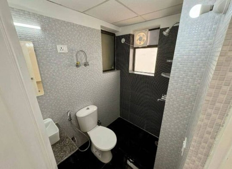 Master Bedroom, rg-luxury-homes 2 Bedroom 1342 Sq.Ft. Apartment In Sector 16b Greater Noida Greater Noida 9398432