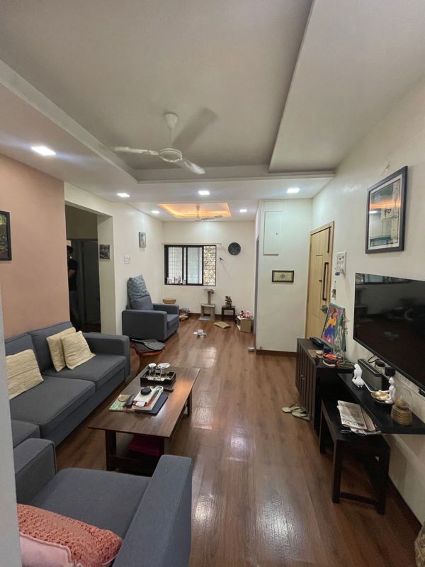 2 BHK 725 Sq.Ft. Apartment in Sunaina Apartments Santacruz