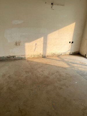 Room in 2 BHK Apartment at Godrej Palm Retreat, Sector 150 – for Sale