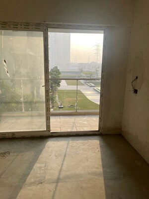 Room in 2 BHK Apartment at Godrej Palm Retreat, Sector 150 – for Sale