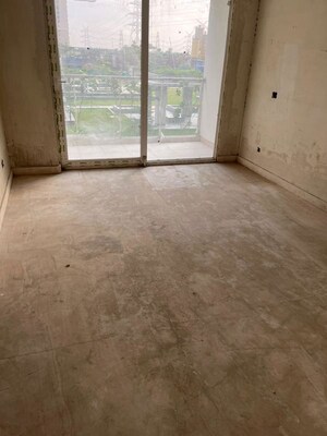 Room in 2 BHK Apartment at Godrej Palm Retreat, Sector 150 – for Sale