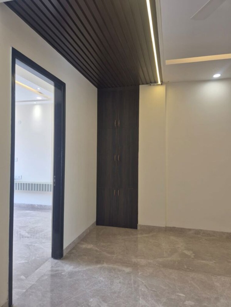 Room, sector 55 3 Bedroom 2025 Sq.Ft. Builder Floor In Sector 55 Gurgaon 10202102