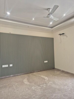 Living Room in 3 BHK Builder Floor at Sector 55 – for Rent
