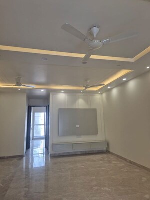 Living Room in 3 BHK Builder Floor at Sector 55 – for Rent