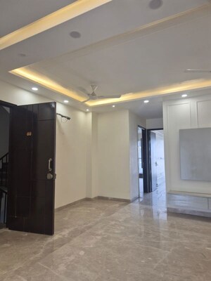 Living Room in 3 BHK Builder Floor at Sector 55 – for Rent