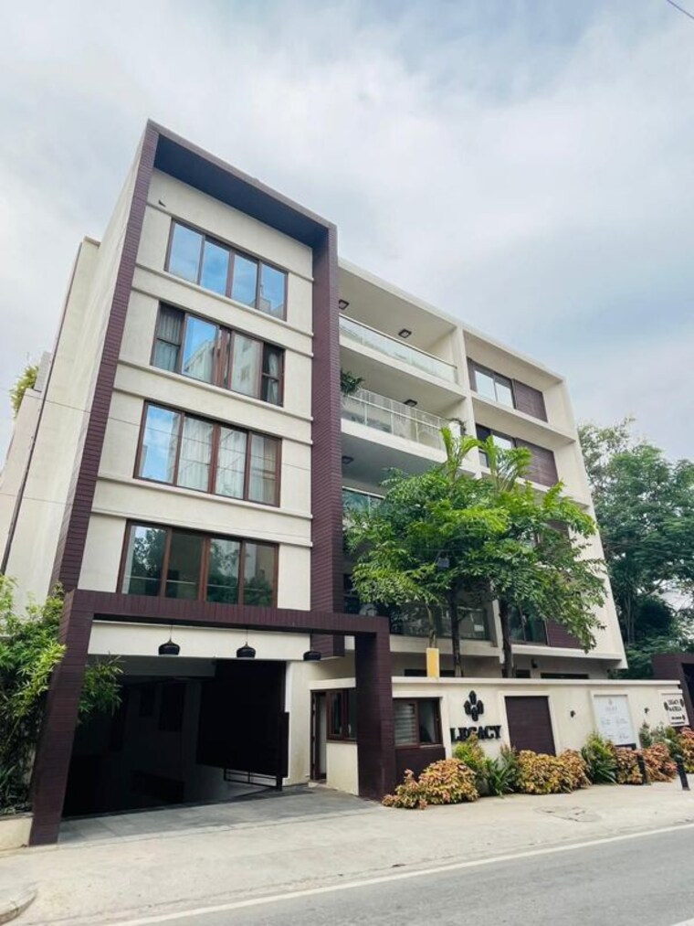Nearby, vasanth nagar 3 Bedroom 4150 Sq.Ft. Apartment In Vasanth Nagar Bangalore 10202093