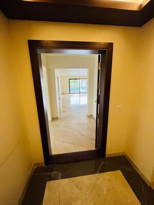 Room in 3 BHK Apartment at Vasanth Nagar – for Sale