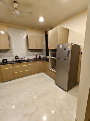 Team Area in 1 BHK Apartment at Saket – for Rent