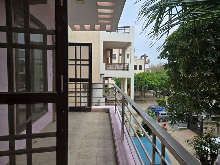 Balcony, kohli-one-malibu-town 3 Bedroom 200 Sq.Ft. Builder Floor In Sector 47 Gurgaon 10202368