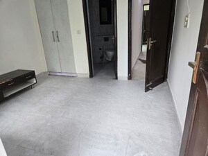 Room in 3 BHK Builder Floor at Kohli One Malibu Town, Sector 47 – for Rent