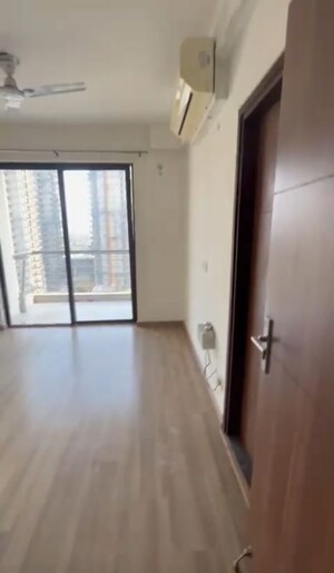 Room in 2 BHK Apartment at Godrej Oasis, Sector 88a – for Rent