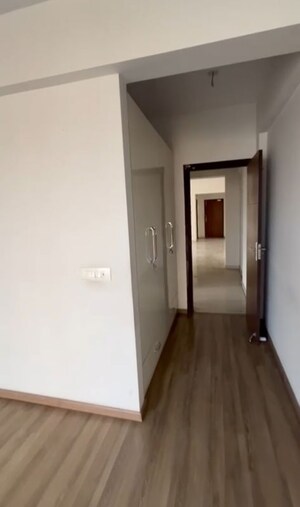 Room in 2 BHK Apartment at Godrej Oasis, Sector 88a – for Rent