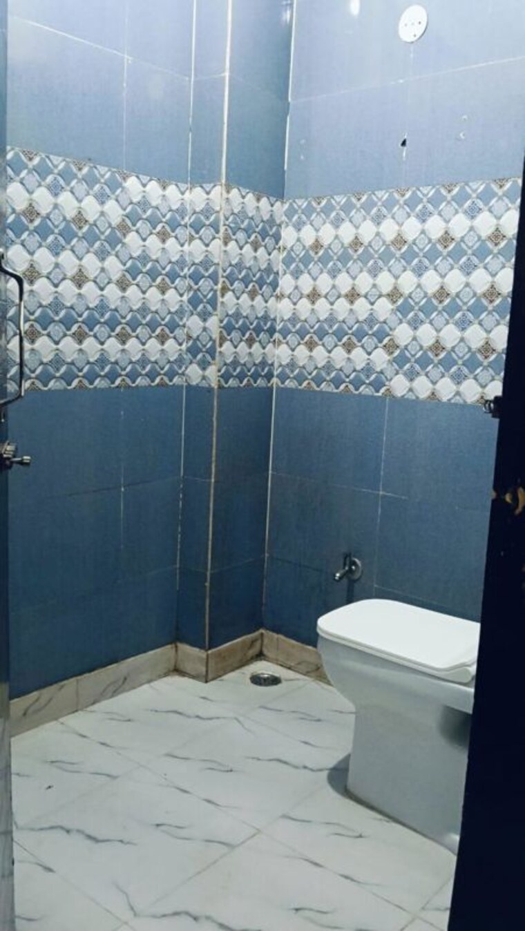 Bathroom, govindpuri 2 Bedroom 800 Sq.Ft. Builder Floor In Govindpuri Delhi 10202372