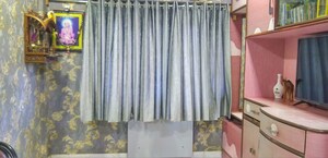 Team Area in 1 RK Apartment at Kamal Kunj Parel, Parel – for Rent