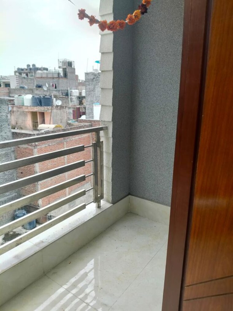 Balcony, govindpuri 3 Bedroom 1050 Sq.Ft. Builder Floor In Govindpuri Delhi 10202421