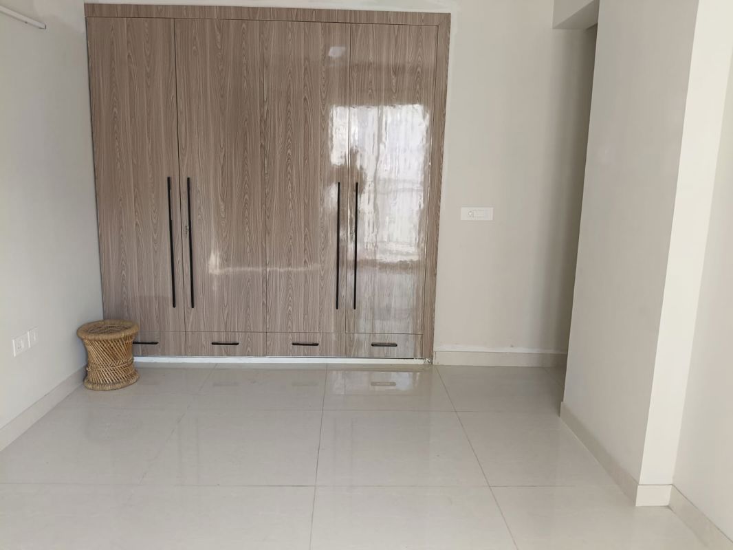 3 BHK + Servant Room Apartment For Sale in Godrej Palm Retreat