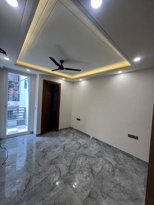 Room in 3 BHK Builder Floor at Sector 57 – for Rent