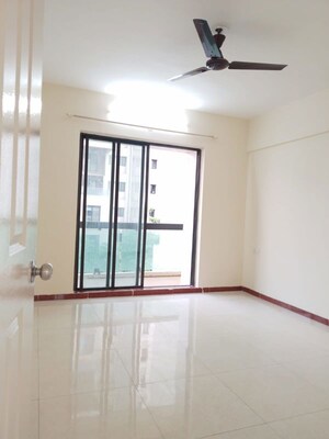 Room in 1 BHK Apartment at Konark Splendour, Kalyani Nagar – for Sale