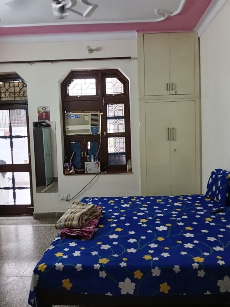 Bedroom, sector 21 1.5 Bedroom 700 Sq.Ft. Villa In Sector 21 Gurgaon 10202579