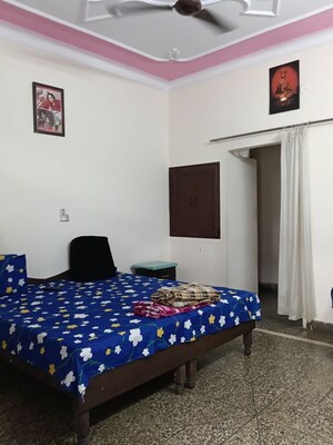 Bedroom in 1.5 BHK Villa at Sector 21 – for Rent