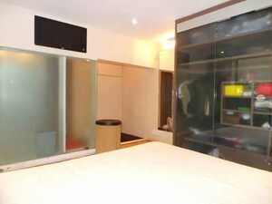 Room in 1 BHK Apartment at Poonam Apartments Worli, Worli – for Rent