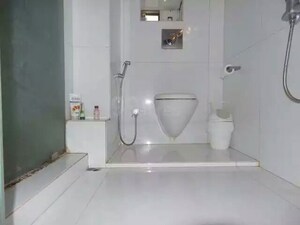 Bathroom in 1 BHK Apartment at Poonam Apartments Worli, Worli – for Rent