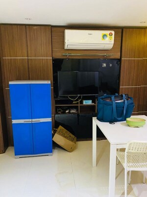 Master Bedroom in 1 BHK Apartment at Poonam Apartments Worli, Worli – for Rent