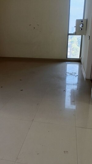 Room in 3 BHK Apartment at Pioneer Park Phase 1, Sector 61 – for Rent