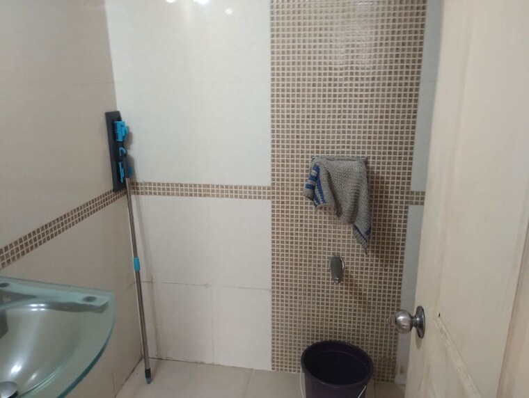 Bathroom, dedhia-palatial-height 2 Bedroom 950 Sq.Ft. Apartment In Powai Mumbai 10202725