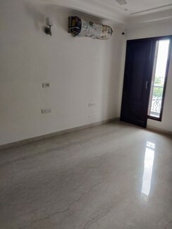 4 BHK + Servant Room Builder Floor For Sale in Kailash Colony