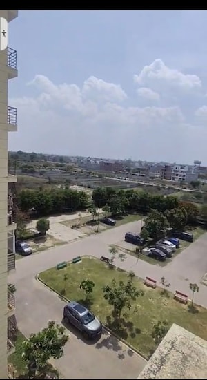 Master Bedroom in 3.5 BHK Apartment at Levana Celebrity Meadows, Bagiamau – for Rent