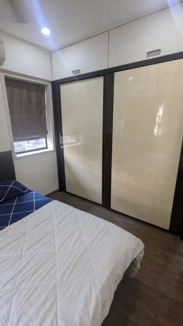 Room, ashish-raj-mahal 2 Bedroom 680 Sq.Ft. Apartment In Juhu Mumbai 10203030