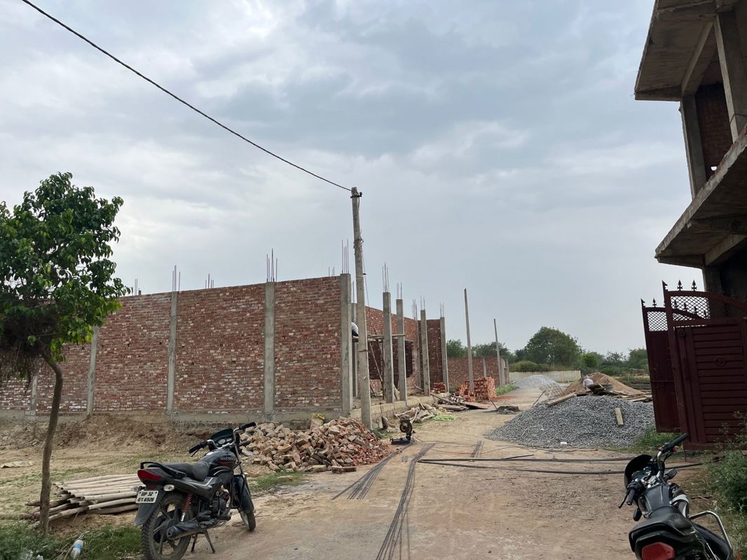 Plot For Sale in Raebareli Road