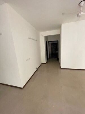 Room in 2 BHK Apartment at BPTP Park Grandeura, Sector 82 – for Sale