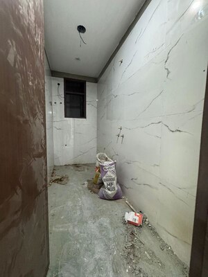 Bathroom in 1 BHK Builder Floor at Palm Residency Chhatarpur, Chattarpur – for Rent