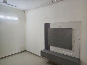 2 BHK Apartment For Rent in Pareena Om Apartments, Sector 112