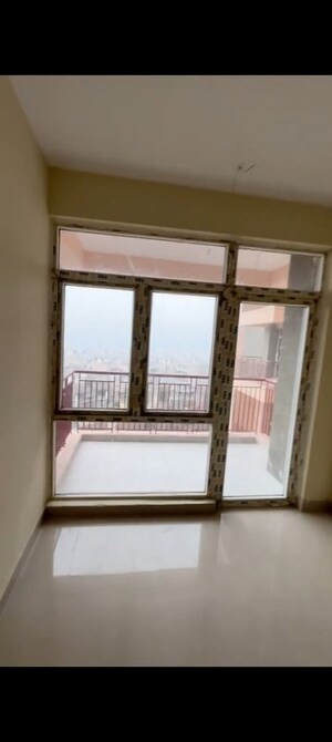 Room in 2 BHK Apartment at YEIDA Plots, Dankaur – for Rent