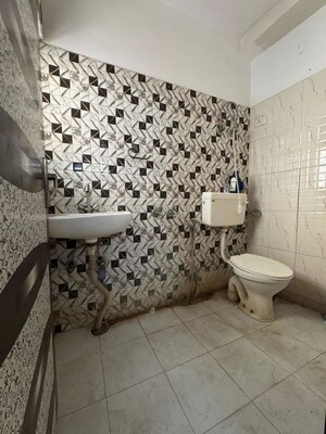 Bathroom in 2 BHK Builder Floor at Palm Residency Chhatarpur, Chattarpur – for Rent