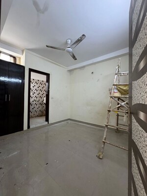 Room in 2 BHK Builder Floor at Palm Residency Chhatarpur, Chattarpur – for Rent