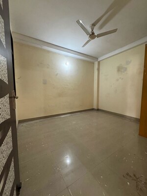 Room in 2 BHK Builder Floor at Palm Residency Chhatarpur, Chattarpur – for Rent