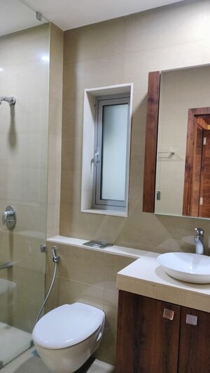 Bathroom in 3 BHK Apartment at Oberoi Exquisite Goregaon, Goregaon East – for Sale