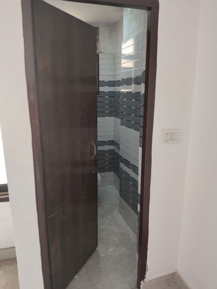 Bathroom, neb sarai 1 Bedroom 450 Sq.Ft. Builder Floor In Neb Sarai Delhi 10203453