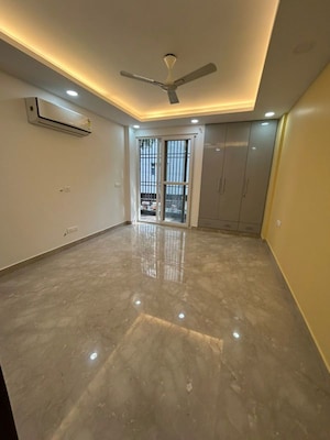 Room in 3 BHK Builder Floor at Greater Kailash – for Sale
