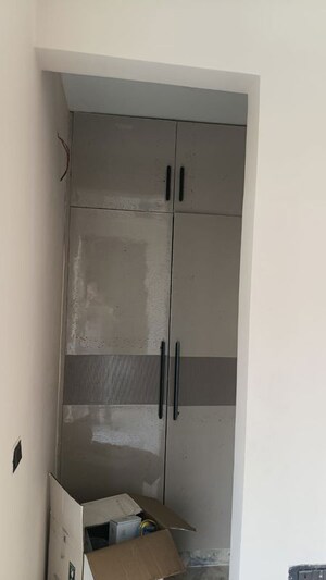 Furnished Amenities in 2 BHK Apartment at BPTP Green Oaks, Sector 70a – for Rent