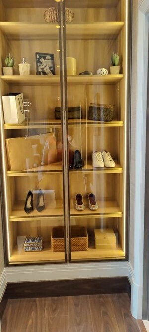 Furnished Amenities in 4 BHK Apartment at Rustomjee Seasons, Bandra East – for Rent